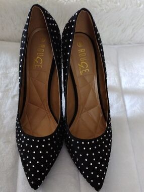 Rouge Helium Black Pointed-Toe Pumps with Silver Stones